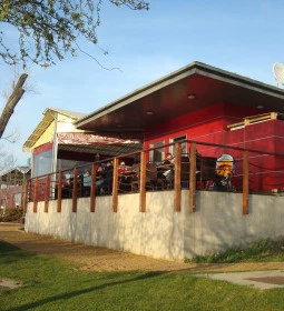 Vakvarjú Beach Bistro