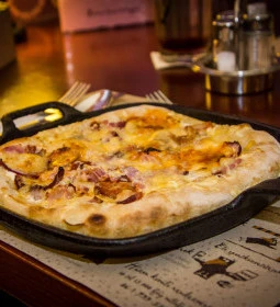 Vakvarjú Étterem - Pest