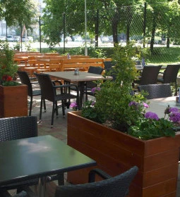 Vakvarjú Vendéglő - Buda