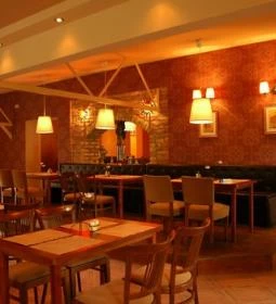 Vakvarjú Vendéglő - Buda