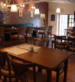 Vakvarjú Vendéglő - Buda