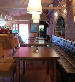 Vakvarjú Vendéglő - Buda