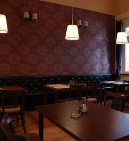 Vakvarjú Vendéglő - Buda