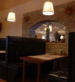 Vakvarjú Vendéglő - Buda