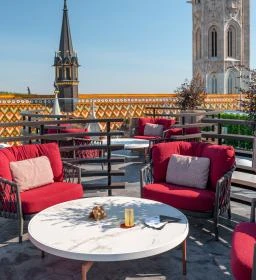 White Raven Skybar & Lounge