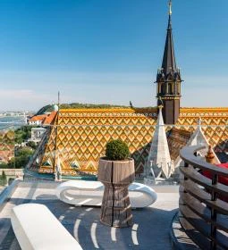 White Raven Skybar & Lounge