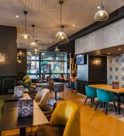 Winestone Budapest Korona