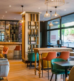 Winestone Budapest Korona