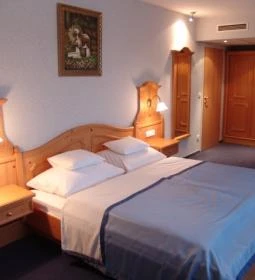 Aquamarina Gőzhajó Hotel