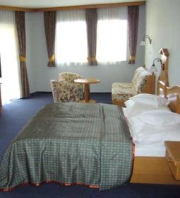 Aquamarina Gőzhajó Hotel