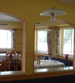 Aquamarina Gőzhajó Hotel