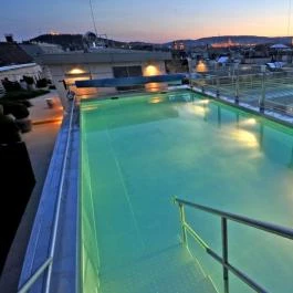 Continental Hotel Budapest Budapest - Medence/kert