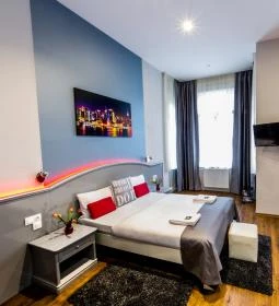 Full Moon Design Hostel