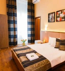 Full Moon Design Hostel