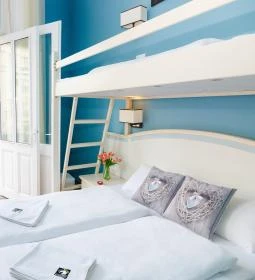 Full Moon Design Hostel