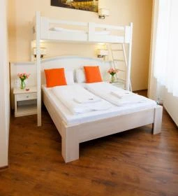 Full Moon Design Hostel