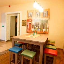 Full Moon Budapest - Vendéglátás