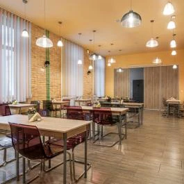 Full Moon Budapest - Vendéglátás