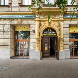 Full Moon Budapest - Külső kép
