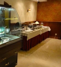 Gold Hotel Wine & Dine