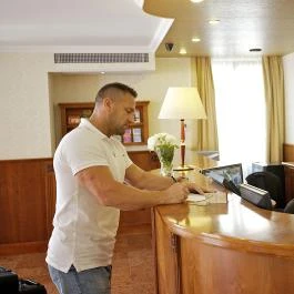 Gold Hotel Wine & Dine Budapest - Belső