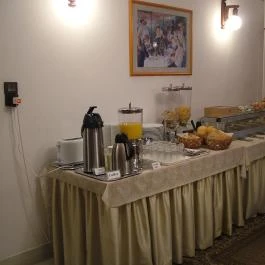 Helios Panzió Budapest - Vendéglátás