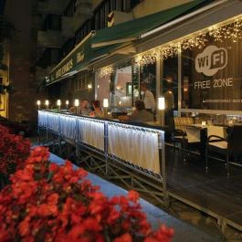 Hotel Charles Budapest - Medence/kert