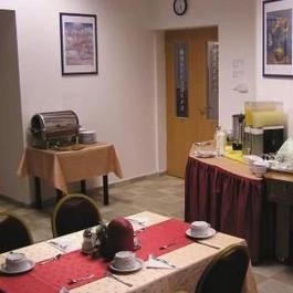 Hotel Queen Mary Budapest - Vendéglátás