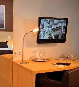 Promenade City Hotel