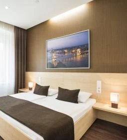 Promenade City Hotel