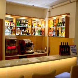 Six Inn Hotel Budapest - Vendéglátás