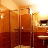 Six Inn Hotel Budapest - Fürdőszoba