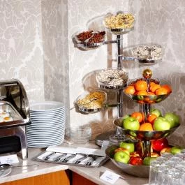 Six Inn Hotel Budapest - Vendéglátás