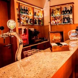 Six Inn Hotel Budapest - Vendéglátás