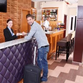 Six Inn Hotel Budapest - Belső