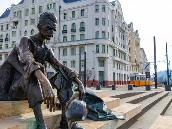 József Attila szobra Budapest