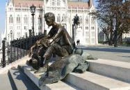 József Attila szobra Budapest