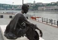 József Attila szobra Budapest