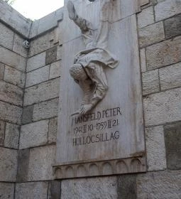 Mansfeld Péter dombormű 