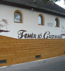 Fehérló Étterem 