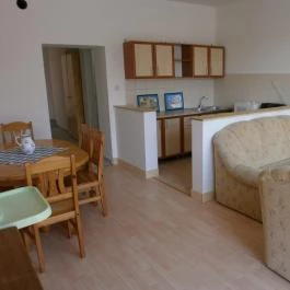 Hegyalja Apartman Cák - Vendéglátás