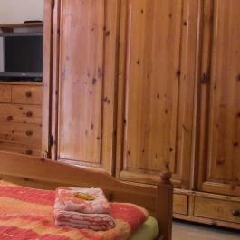 Hegyalja Apartman Cák - Szobák