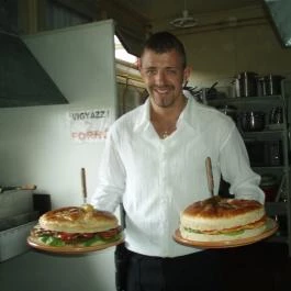 V8 Vendéglő Cece - Egyéb