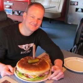 V8 Vendéglő Cece - Egyéb