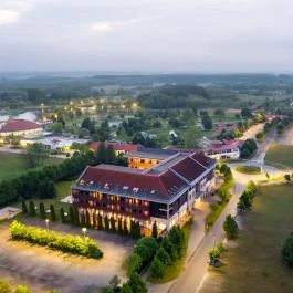 Hotel Aquarell Cegléd - Külső kép