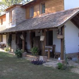 Fenyves Vendégház Csemő - Külső kép