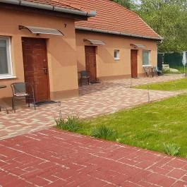 Angyal Apartman Cserkeszőlő - Medence/kert