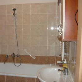 Anna-termál Apartman Cserkeszőlő - Fürdőszoba