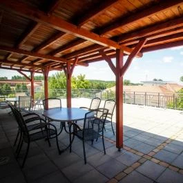 Solaris Apartman & Resort Cserkeszőlő - Medence/kert