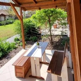 Dream Horse Apartman Cserkeszőlő - Medence/kert